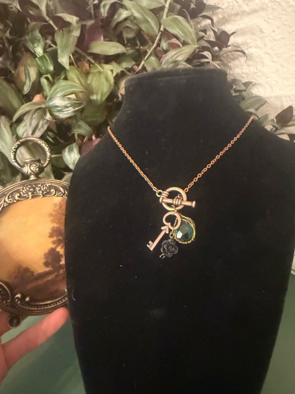 Stunning green fire tanzanite